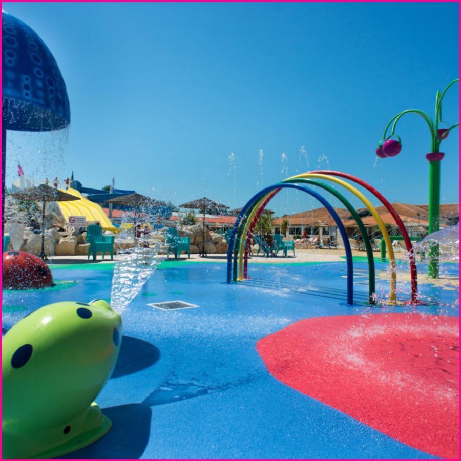Mobilhome 2Ch Climatise-Terrasse Fermee-4 Velos-Camping 4 Etoiles Les Charmettes レ・マトゥ エクステリア 写真