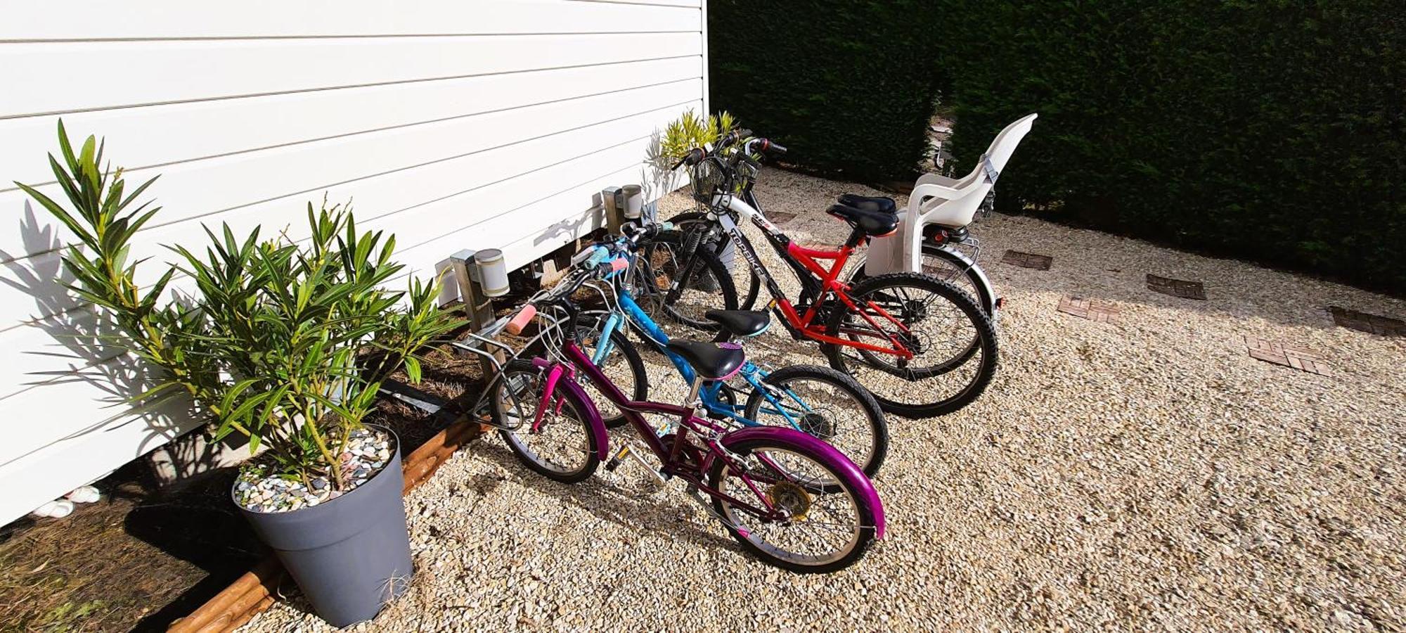 Mobilhome 2Ch Climatise-Terrasse Fermee-4 Velos-Camping 4 Etoiles Les Charmettes レ・マトゥ エクステリア 写真