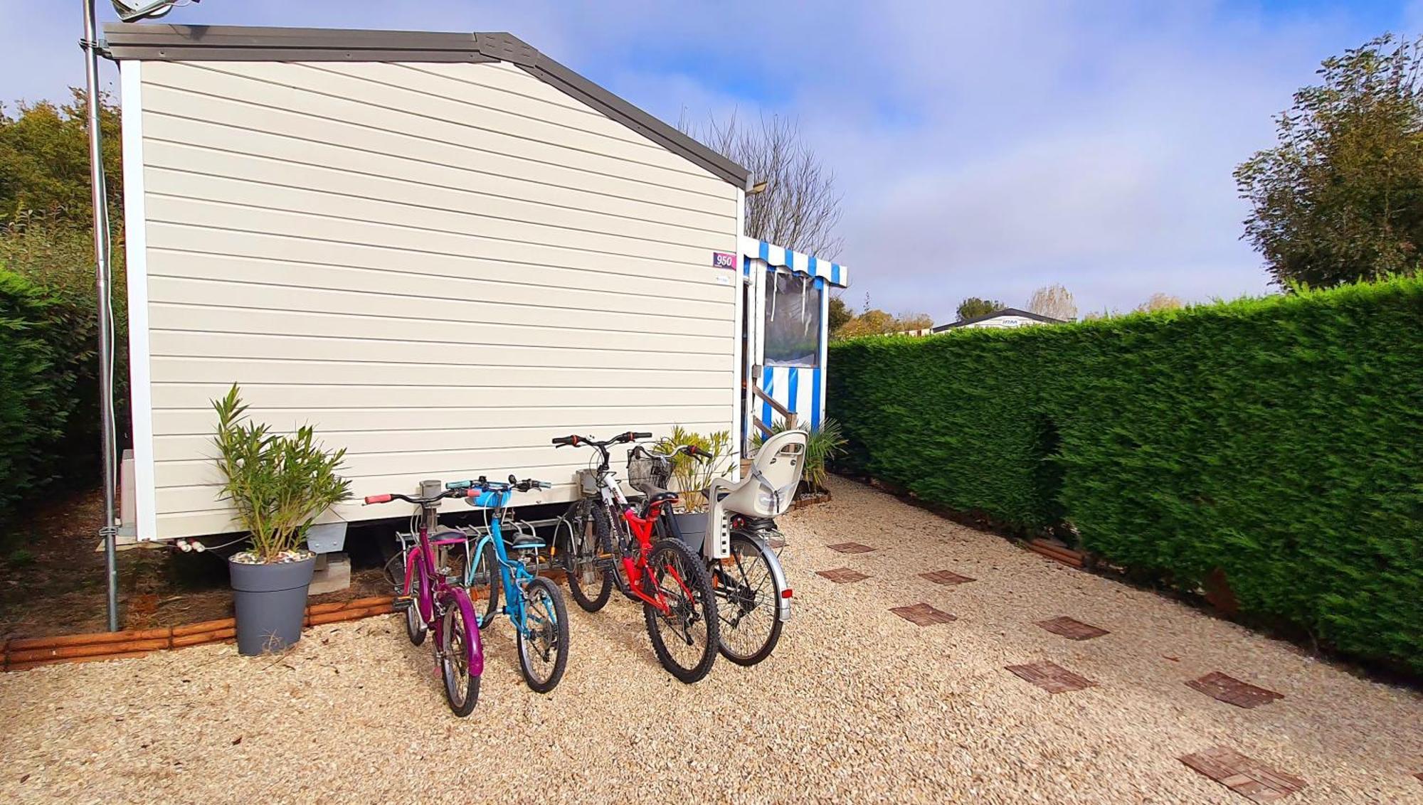 Mobilhome 2Ch Climatise-Terrasse Fermee-4 Velos-Camping 4 Etoiles Les Charmettes レ・マトゥ エクステリア 写真